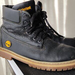 Boots Timberland size 8
